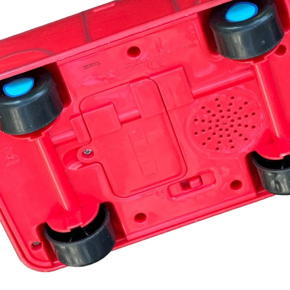 Disney Peppa Pig red family adventurous car with 4 figures - Picture 6 of 10